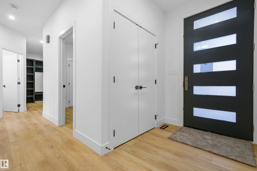 733 Astoria Way, Devon, AB - Indoor Photo Showing Other Room