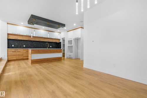 733 Astoria Way, Devon, AB - Indoor Photo Showing Other Room