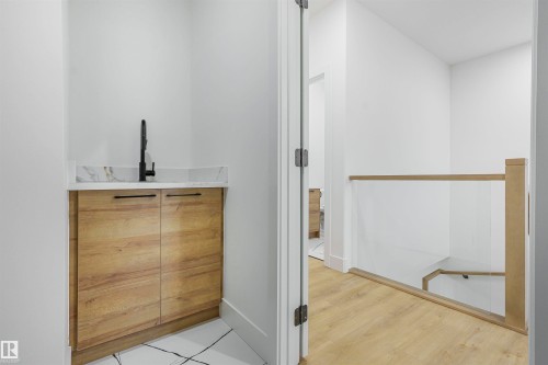 733 Astoria Way, Devon, AB - Indoor