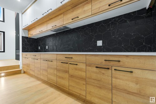 745 Astoria Way, Devon, AB - Indoor Photo Showing Kitchen