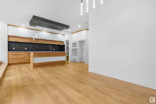 745 Astoria Way, Devon, AB - Indoor Photo Showing Other Room