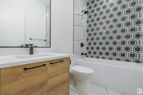 745 Astoria Way, Devon, AB - Indoor Photo Showing Bathroom