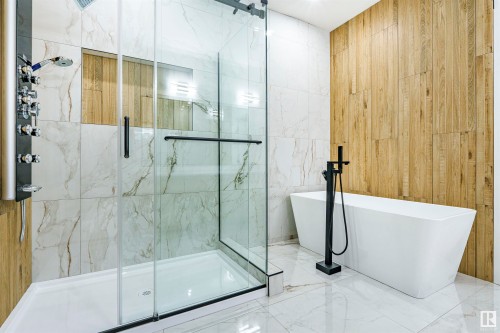 745 Astoria Way, Devon, AB - Indoor Photo Showing Bathroom