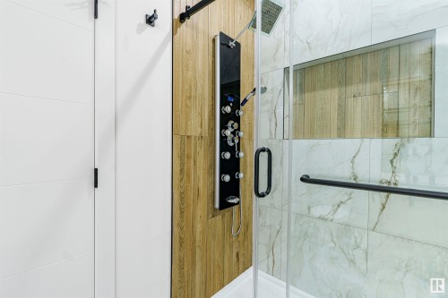 745 Astoria Way, Devon, AB - Indoor Photo Showing Bathroom