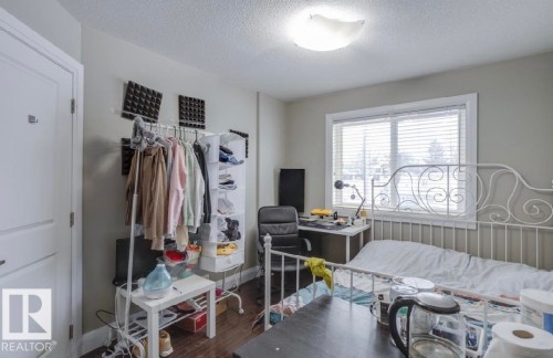 10935 76 Avenue, Edmonton, AB - Indoor Photo Showing Bedroom