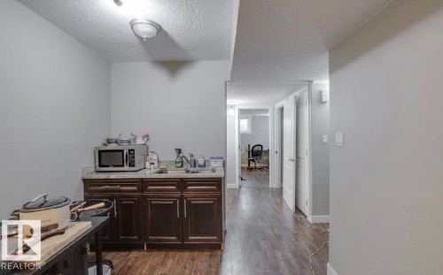 10935 76 Avenue, Edmonton, AB - Indoor