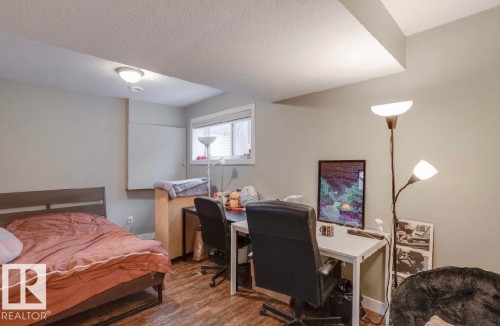 10935 76 Avenue, Edmonton, AB - Indoor