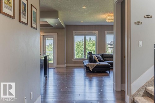 4136 Charles Link Link, Edmonton, AB - Indoor