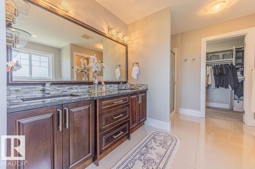 4136 Charles Link Link, Edmonton, AB - Indoor Photo Showing Bathroom