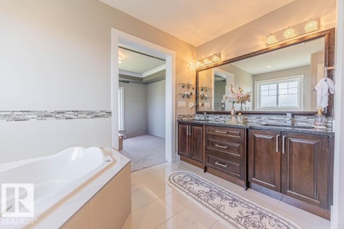 4136 Charles Link Link, Edmonton, AB - Indoor Photo Showing Bathroom