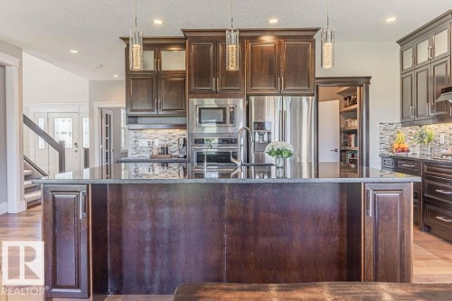 4136 Charles Link Link, Edmonton, AB - Indoor Photo Showing Kitchen With Upgraded Kitchen