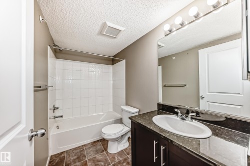 418 3315 James Mowatt Trail, Edmonton, AB - Indoor Photo Showing Bathroom