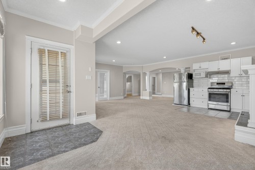 16103 89 Street, Edmonton, AB - Indoor