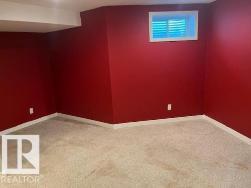 16 West-1033 Youville Drive W, Edmonton, AB - Indoor Photo Showing Other Room