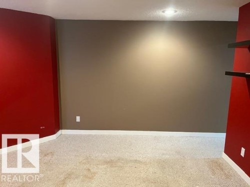 16 West-1033 Youville Drive W, Edmonton, AB - Indoor Photo Showing Other Room