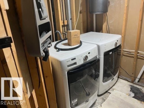 16 West-1033 Youville Drive W, Edmonton, AB - Indoor Photo Showing Laundry Room