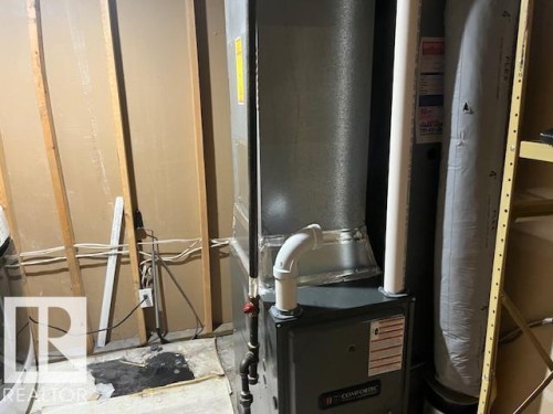 16 West-1033 Youville Drive W, Edmonton, AB - Indoor Photo Showing Basement