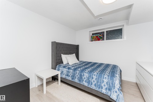 7343 179 Avenue, Edmonton, AB - Indoor Photo Showing Bedroom