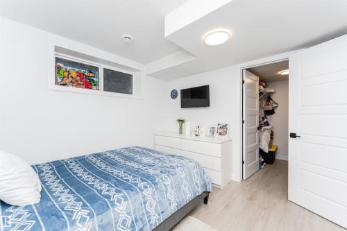 7343 179 Avenue, Edmonton, AB - Indoor Photo Showing Bedroom