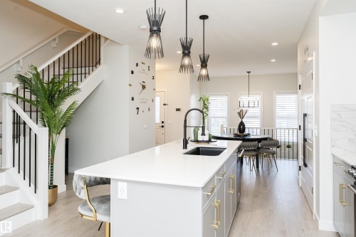 7343 179 Avenue, Edmonton, AB - Indoor Photo Showing Kitchen With Upgraded Kitchen