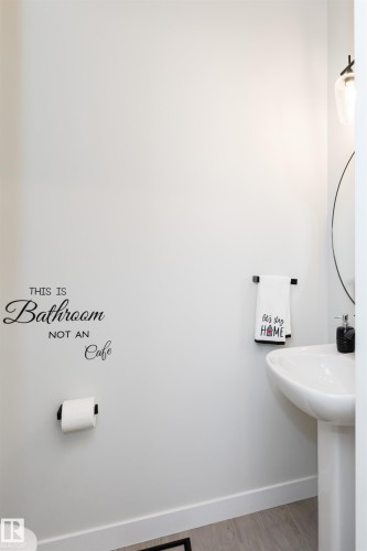 7343 179 Avenue, Edmonton, AB - Indoor Photo Showing Bathroom