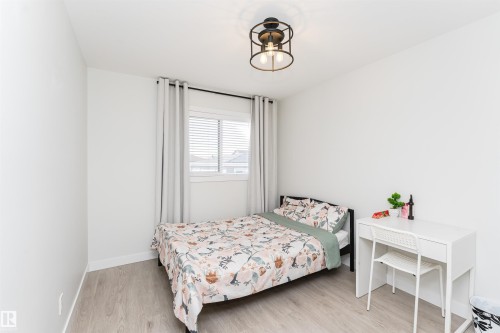 7343 179 Avenue, Edmonton, AB - Indoor Photo Showing Bedroom