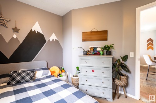 50 150 Edwards Drive, Edmonton, AB - Indoor Photo Showing Bedroom