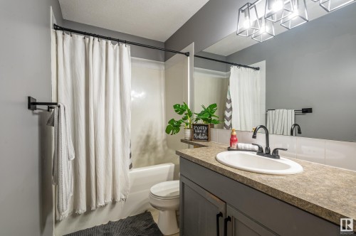 50 150 Edwards Drive, Edmonton, AB - Indoor Photo Showing Bathroom