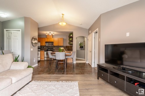 50 150 Edwards Drive, Edmonton, AB - Indoor Photo Showing Living Room