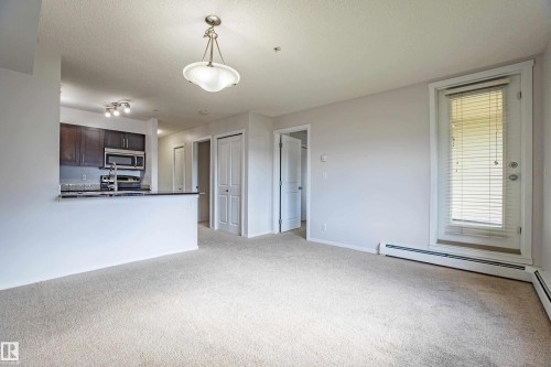 108 5810 Mullen Place, Edmonton, AB - Indoor Photo Showing Kitchen