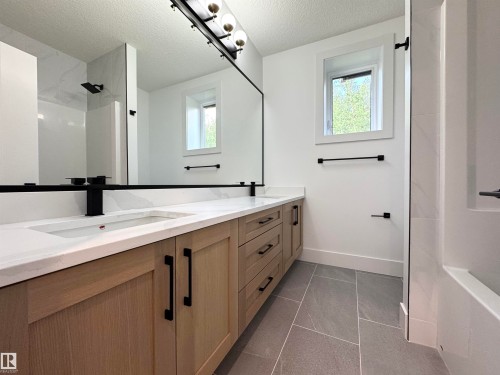 90 50205 Rge Road 232, Rural Leduc County, AB - Indoor Photo Showing Bathroom