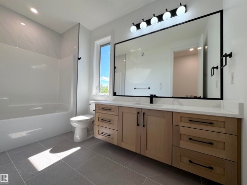 90 50205 Rge Road 232, Rural Leduc County, AB - Indoor Photo Showing Bathroom