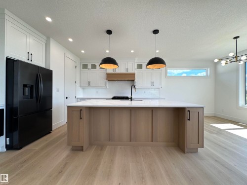 90 50205 Rge Road 232, Rural Leduc County, AB - Indoor Photo Showing Kitchen
