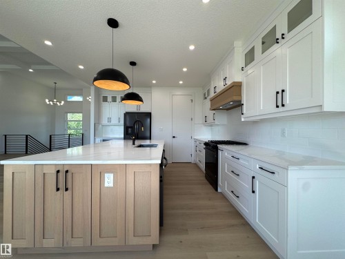 90 50205 Rge Road 232, Rural Leduc County, AB - Indoor Photo Showing Kitchen