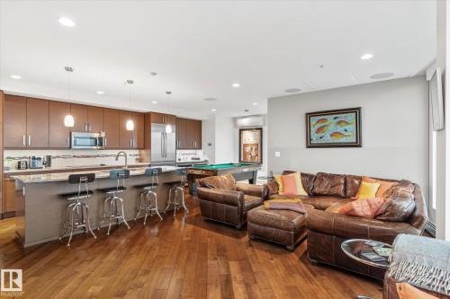 3402 10152 104 Street, Edmonton, AB - Indoor