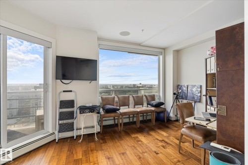 3402 10152 104 Street, Edmonton, AB - Indoor