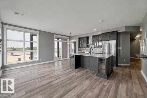 412 10518 113 Street, Edmonton, AB - Indoor Photo Showing Kitchen With Upgraded Kitchen