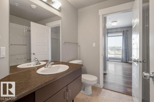 412 10518 113 Street, Edmonton, AB - Indoor Photo Showing Bathroom