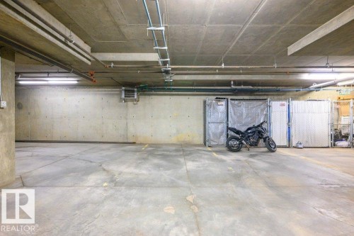 412 10518 113 Street, Edmonton, AB - Indoor Photo Showing Garage