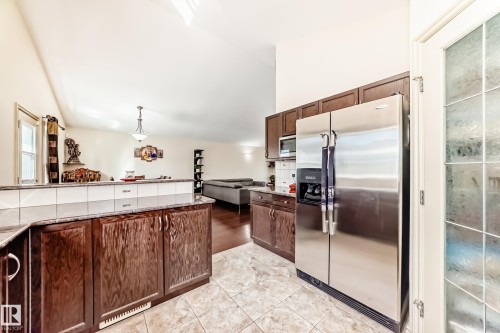 1443 37C Avenue, Edmonton, AB - Indoor Photo Showing Kitchen