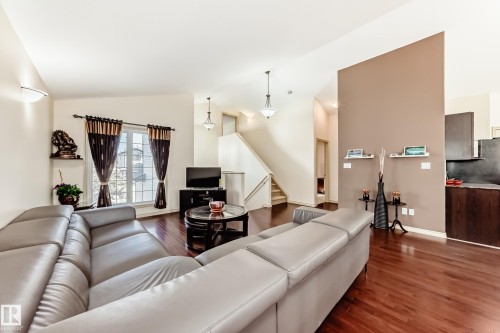 1443 37C Avenue, Edmonton, AB - Indoor Photo Showing Living Room