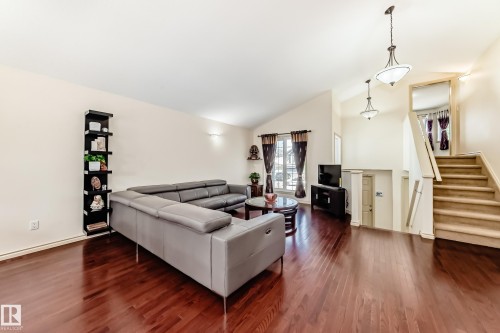 1443 37C Avenue, Edmonton, AB - Indoor Photo Showing Living Room