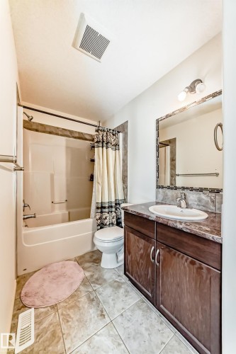 1443 37C Avenue, Edmonton, AB - Indoor Photo Showing Bathroom