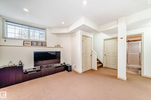 1443 37C Avenue, Edmonton, AB - Indoor