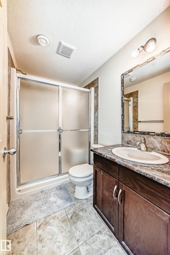 1443 37C Avenue, Edmonton, AB - Indoor Photo Showing Bathroom