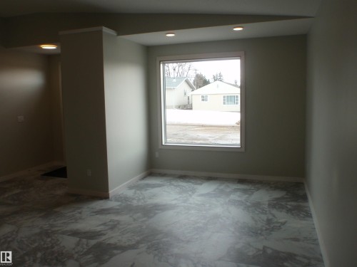 4418 55 Avenue, Barrhead, AB - Indoor Photo Showing Other Room