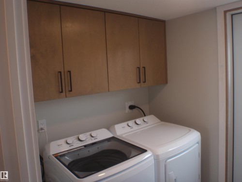 4418 55 Avenue, Barrhead, AB - Indoor Photo Showing Laundry Room
