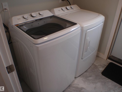 4418 55 Avenue, Barrhead, AB - Indoor Photo Showing Laundry Room