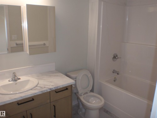 4418 55 Avenue, Barrhead, AB - Indoor Photo Showing Bathroom