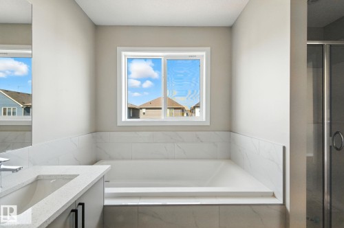 2364 Muckleplum Way, Edmonton, AB - Indoor Photo Showing Bathroom